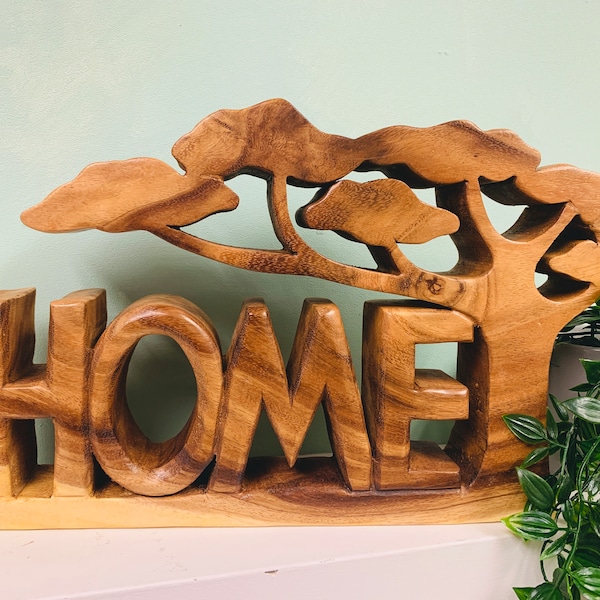 Wooden Home Tree Sign in Brown Wood - Hand Carved Decorative Ornament for Home Family Gift Living Room Sideboard Decor