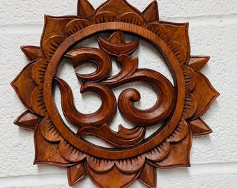 Sculpture décoration en bois symbole Om, couleur Bleue-Argentée - 6'' (18  cm x 17 cm). Accessoire de méditation Yoga. Handcrafted décoration indienne