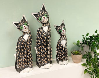 Single Wooden Black Cat Statue Hand Carved and Painted Animal Figurine Wooden Carving Kitten Gift Figure Living Room Decor