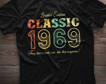 Chemise 55e anniversaire. Classique depuis 1969. Cadeau pour 55 ans. T-shirt de 55 ans pour femme et homme. édition limitée rétro vintage
