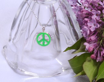 Collier signe de paix pour poupées populaires de 18 pouces