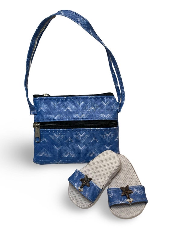 Set di borse e sandali coordinati a tema nautico, adatti per