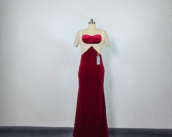 Roter Samt Meerjungfrau Kleid, Perlen Sweetheart Abendkleid, Formelle Party mit kurzen Ärmeln Brautjungfer Kleid
