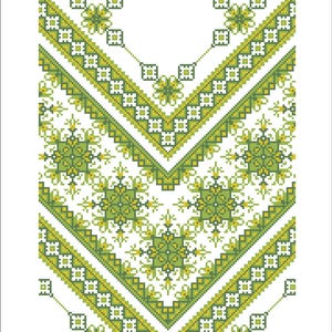 Puede incluir: Un patrón de bordado en punto de cruz con un diseño en forma de V compuesto por motivos florales geométricos en tonos verde lima, verde oliva y amarillo sobre fondo blanco, con bordes simétricos y formas cuadradas repetitivas.