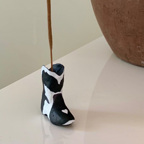 ceramic boot match holder