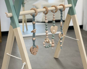 PLAY BOW LITTLE TWINS en bois avec pendentif animaux faits à la main, jumeaux baby gym, jeu de trapèze pour table à langer personnalisé