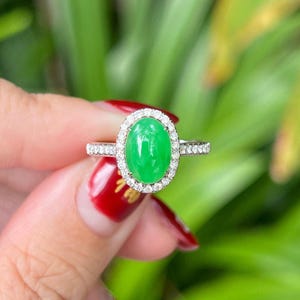 Beautiful green jadeite Ring gorgeous oval cut green jadeite stone Ring 925 sterling silver ring for her engagement ring.