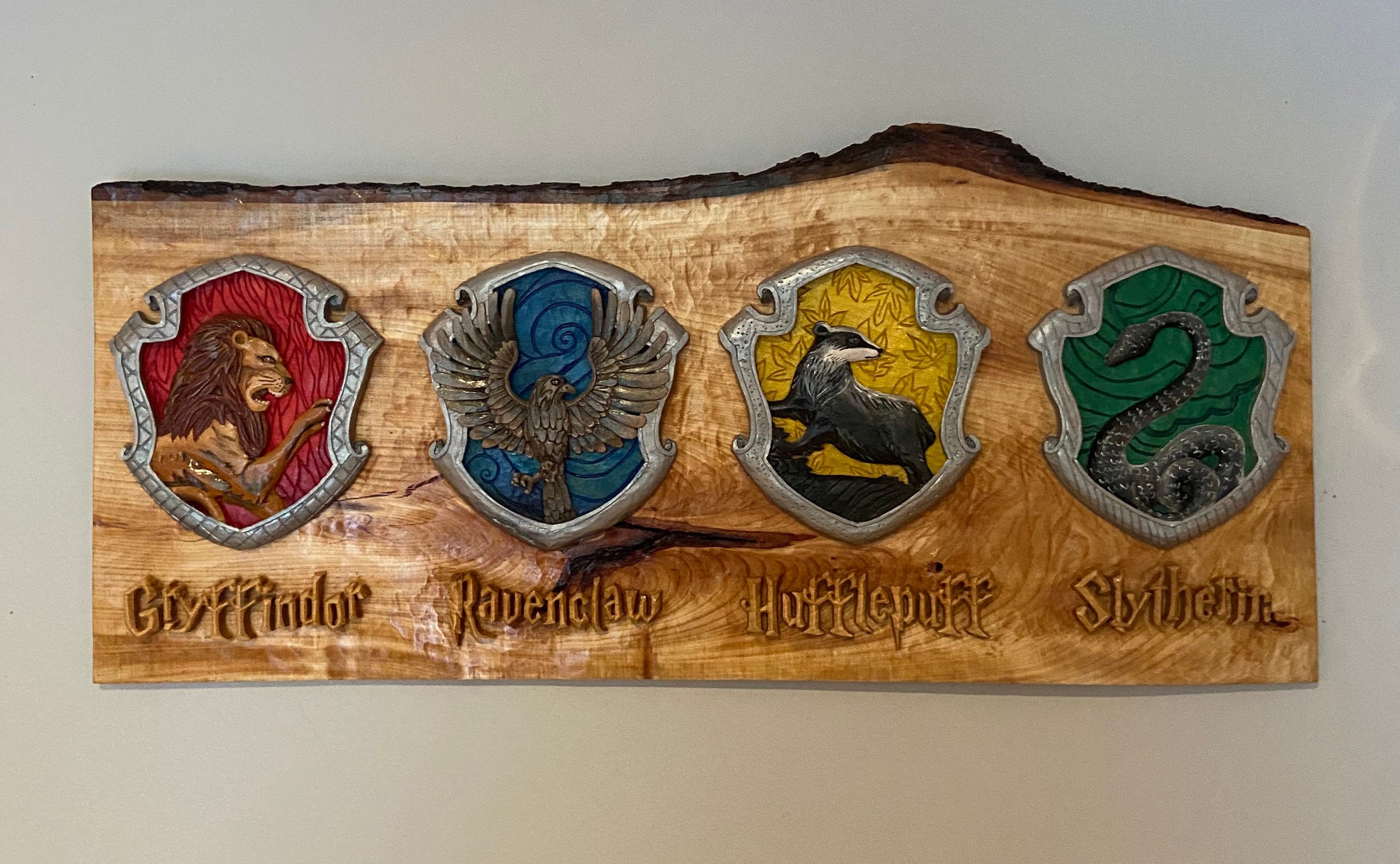 Harry Potter Hogwarts Crest Home Decor Gryffindor House/ Slytherin Gifts/  Hufflepuff/ Ravenclaw Wizard/ Wall Decor/ Magical Emblems -  Denmark