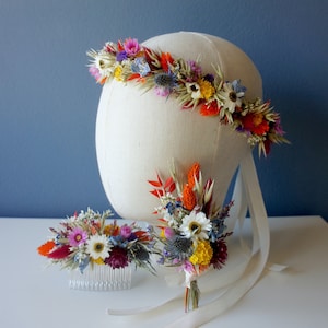 BUNTE DAYS series, hair comb, lapel jewelry, hair wreath and bridal bouquet made of dried flowers