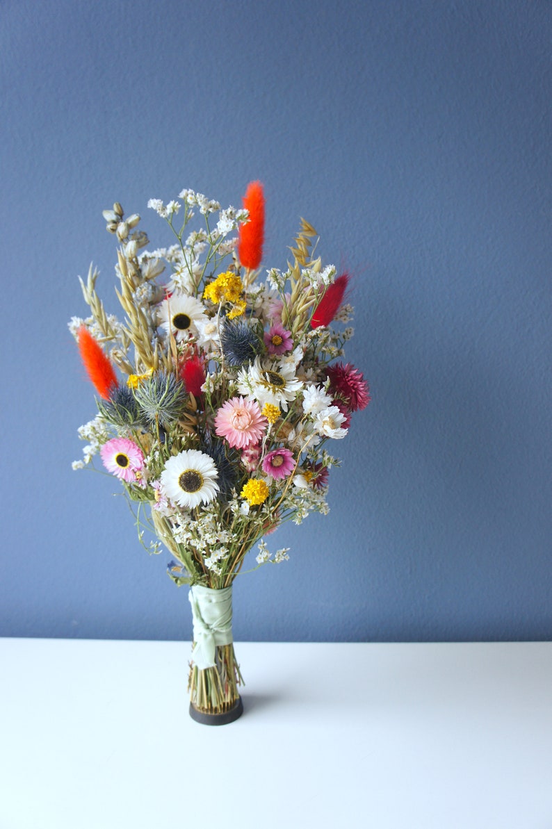 BUNTE DAYS series, hair comb, lapel jewelry, hair wreath and bridal bouquet made of dried flowers Brautstrauß