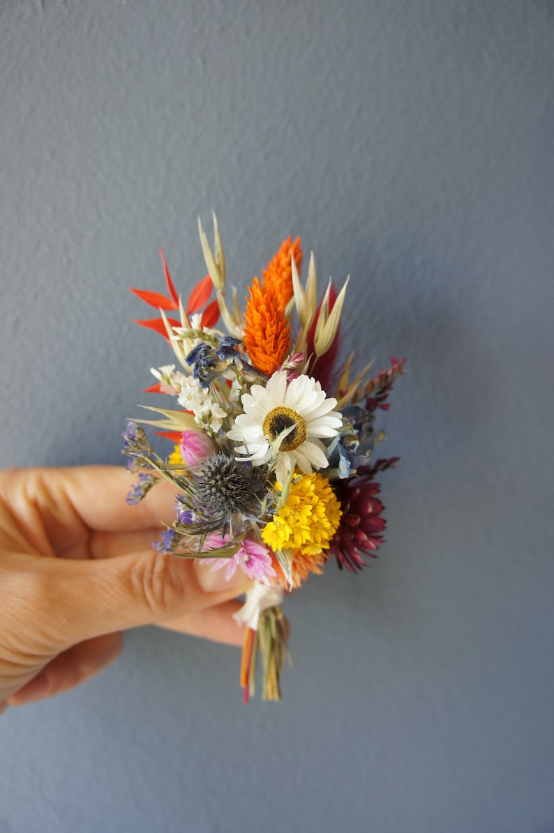 BUNTE DAYS series, hair comb, lapel jewelry, hair wreath and bridal bouquet made of dried flowers Reversschmuck