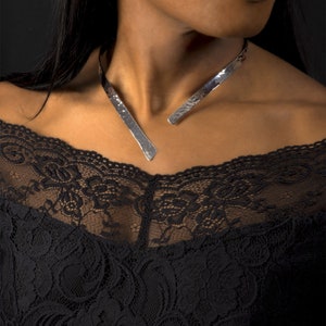 modern necklace image 3