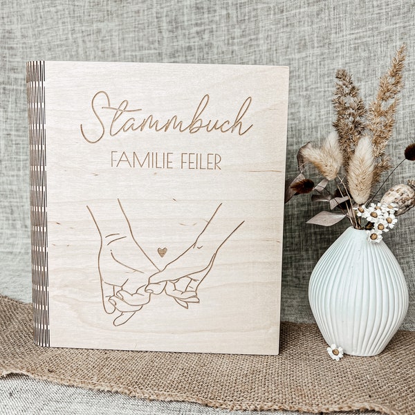 Personalisiertes Stammbuch aus Holz mit Einlegeblättern | Geschenk zur Hochzeit | Standesamt | kleiner Fingerschwur