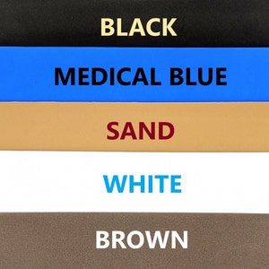 Pode incluir: Cinco amostras de tecido de cores diferentes. As cores s&atilde;o preto, azul m&eacute;dico, areia, branco e marrom.