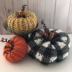Crocheted Pumpkins/Farmhouse Decor/Fall Decor/Pumpkin Set/Handmade Pumpkins
