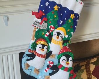 Skating Penguins - Merry Stockings Weihnachtsstrumpf