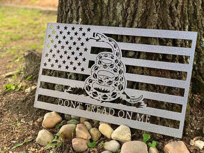 Don’t Tread On Me Gadsden Flag Metal Sign – Vintage American Flag Garage Decor (USA Made)