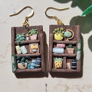 Orecchini a forma di libreria Cottagecore, orecchini a forma di mensola per piante, orecchini in pasta polimerica, regalo per amanti dei libri per lei