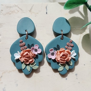 Pfingstrose Ohrringe • Florale Ohrringe aus Polymer-Ton • Muttertagsgeschenk für Mama