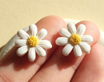 Daisy Stud Earrings • April Birth Flower Earrings • Polymer Clay Jewelry • Spring • Summer • Gift For Women