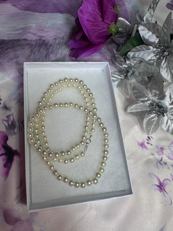 Elegant Imitation Pearl Necklace Hand Knotted Sin… - image 3