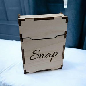 Engraved Maple Card Storage Box: Snap Card Game