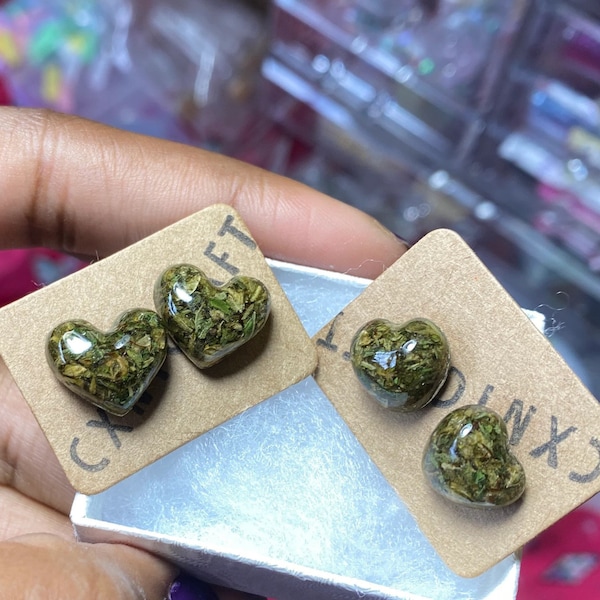 Boucles d'oreilles Mini Weed Bubble & Heart - Véritable cannabis en résine - Fabriquées à la main avec amour - Cadeau unique 420 pour Stoners