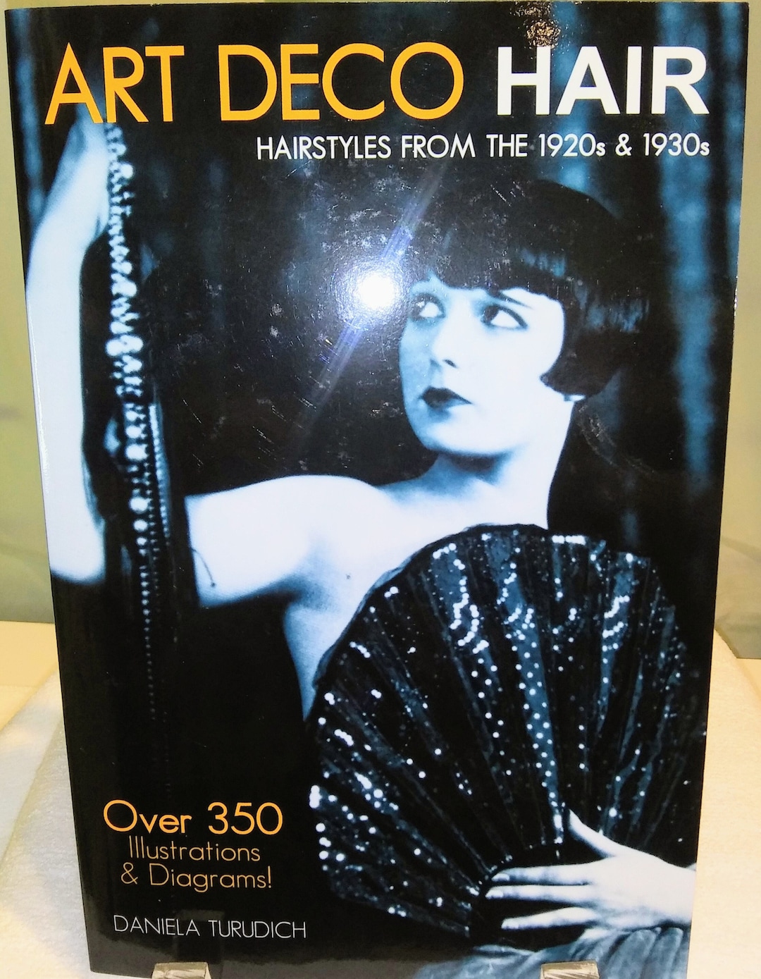 Art Deco Hair Hairstyles 1920s and 1930s: An Exploration of Iconic Styles
