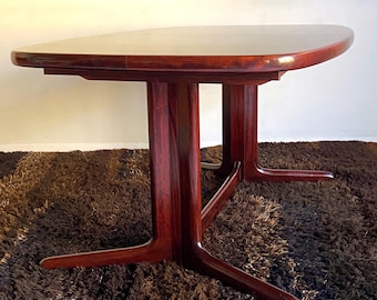 Niels Moller for Gudme Mobelfabrik style Danish rosewood extension dining table