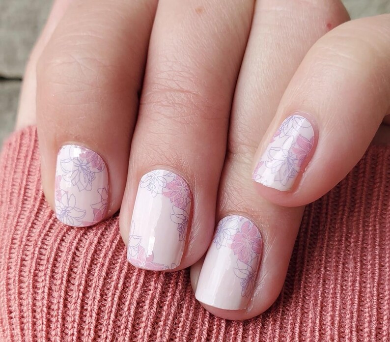 Color Street: Flower of the Hour - Etsy