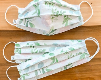 Floral Face Mask / 100% cotton / 3 Layers / Pellon Interfacing / Elastic straps / Made in USA / Spoonflower Fabric