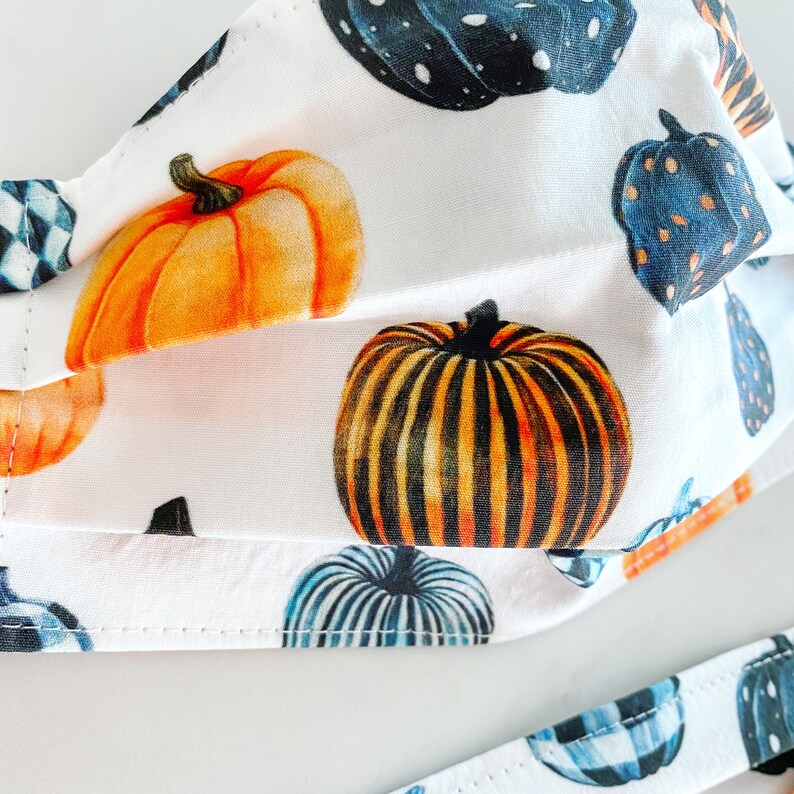 Watercolor Pumpkins Face Mask / 100% cotton / 3 Layers / Pellon Interfacing / Elastic straps / USA / Spoonflower Fabric immagine 3