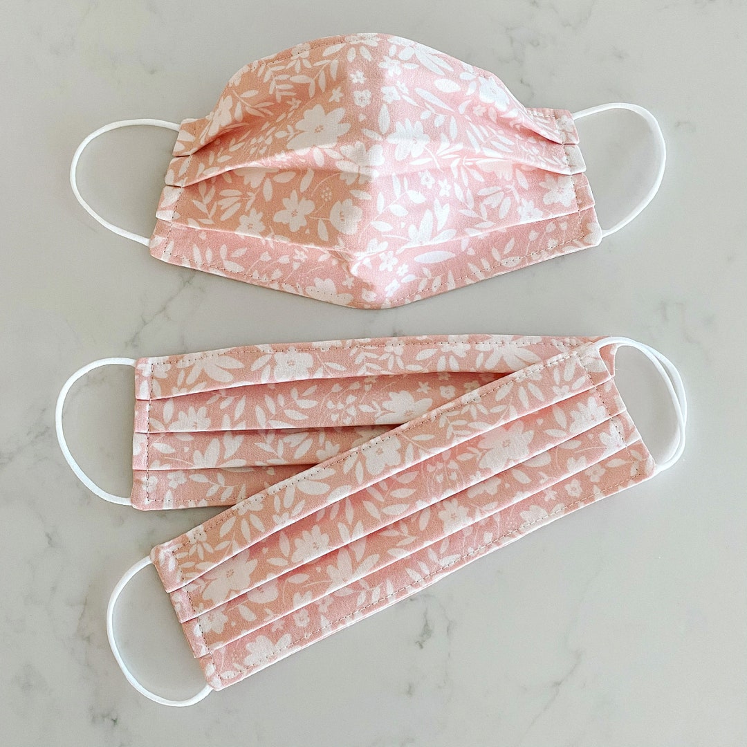 Custom Sizing / Ditsy Floral Face Mask / 100 Cotton / 3 Layers / Pellon Interfacing / Elastic