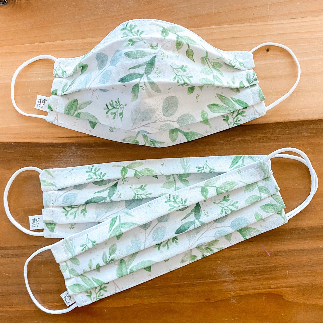 Custom Sizing / Floral Face Mask / 100 Cotton / 3 Layers / Pellon Interfacing / Elastic Straps