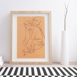 Zwei Frauen umarmen sich von Egon Schiele | Vintage Illustration