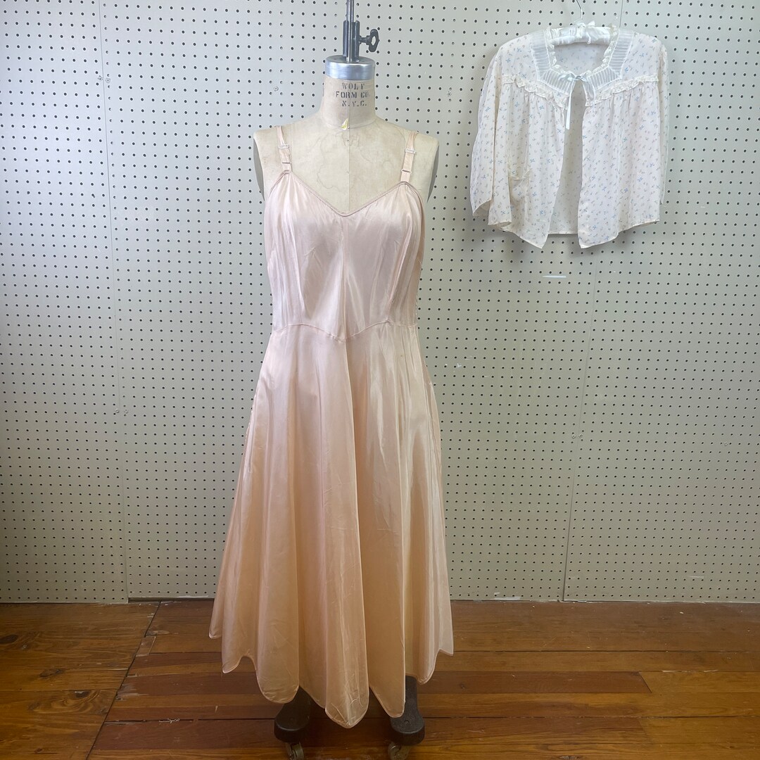 Vintage Slip L Full Skirt Slip Ballet Slipper Pink Scalloped Etsy