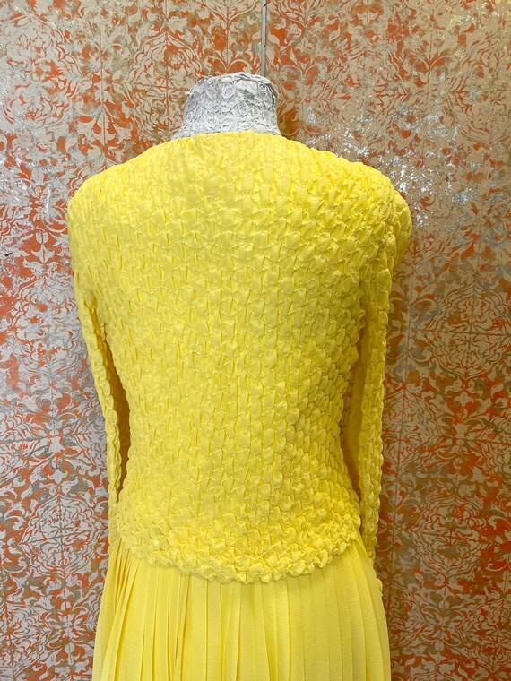 Bright Yellow Ensemble M Pleated Maxi Skirt 1970s… - image 4