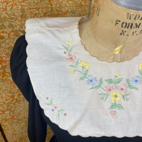 Vintage Embroidered Linen Collar - image 1