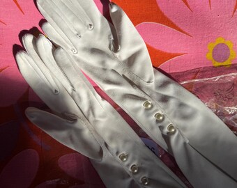 60s Vintage White Nylon Opera Gloves by Gossard size 6