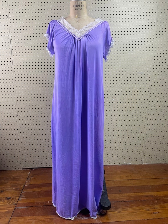 Vintage Nightgown M Lilac Nylon Gown