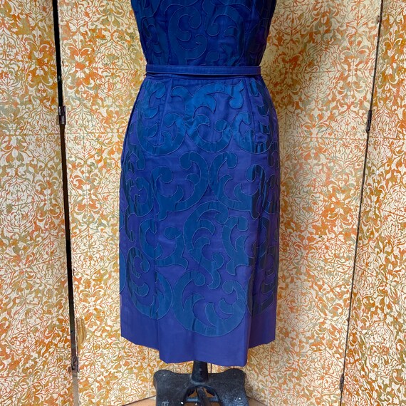 40s 50s Vintage Dress S Blue Flourish Applique Wi… - image 8