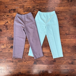 Pantalones Levi's Bend Over de los 80: Pantalones de talle alto y corte ajustado, en gris o azul turquesa.