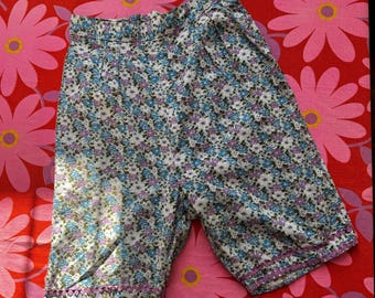 60s Vintage High Waisted Side Button Shorts XS/S Rick Rack Trim