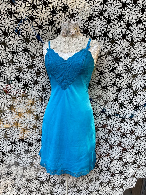 SALE Vintage 1960s VASSARETTE Aqua Blue Lacy Nylon Full Slip, 34A