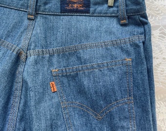 Vintage Levi's 30 x 34 High Waist Jeans