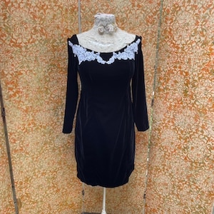 90s Vintage Black Velvet Cocktail Dress M Long Sleeves