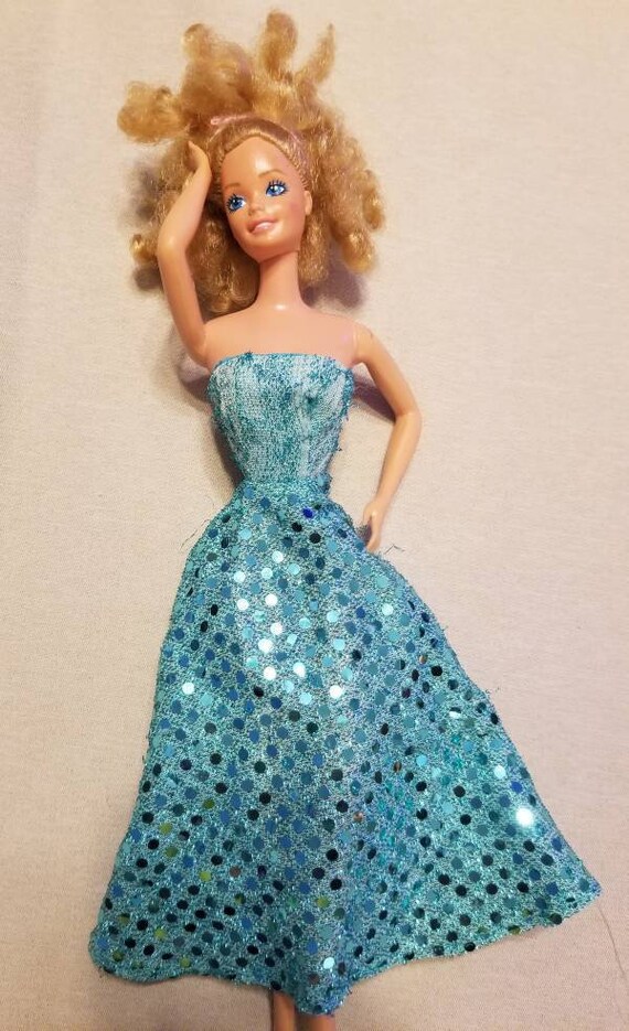 závislosť projektor humánne barbie 1966 taiwan vrtule Zdvihnúť telefón