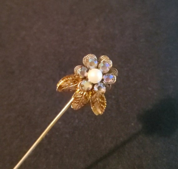 Vintage Hat Pin Gold Foil Rhinestone and Pearl Fl… - image 5