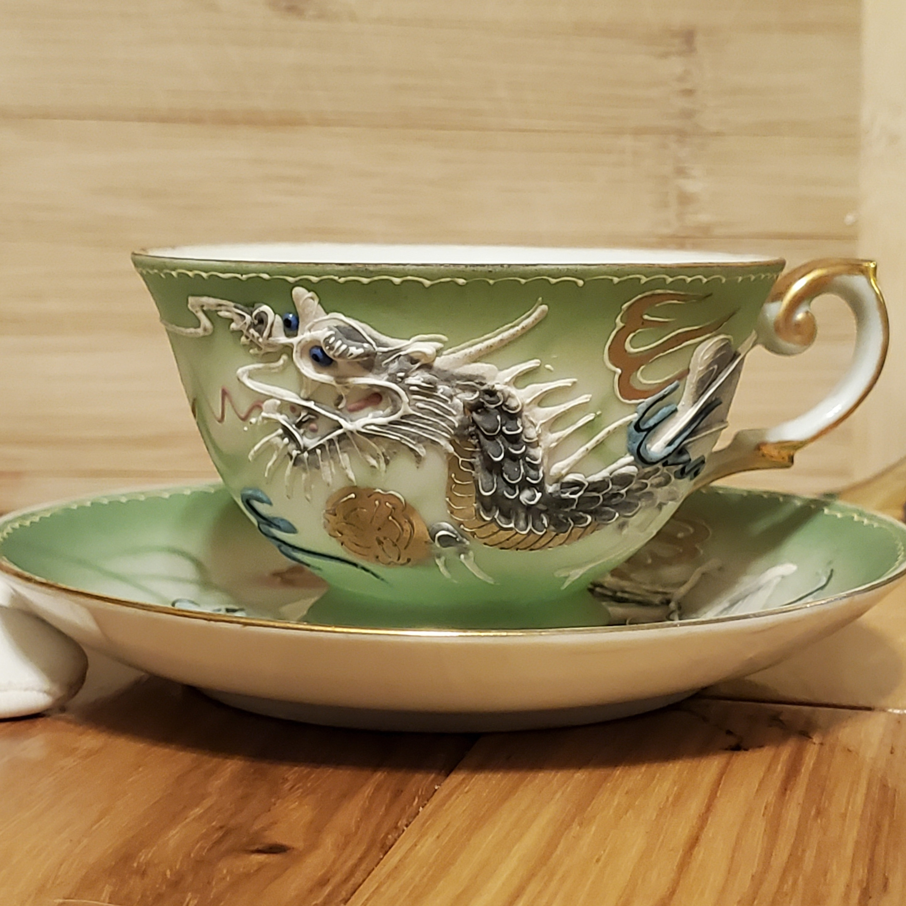 「Dragon」鶴　皿　置物 龍の置物 風水 龍 置物 龍神 風水グッズ 開運グッズ 辰 (樹脂製