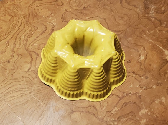 Party Bundt® Pan